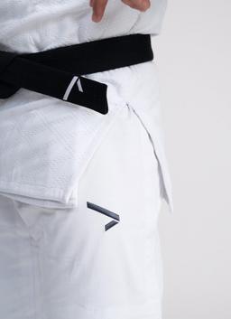 Photo https://static.kintayo.com/images/ippon/p/ultralight/IPPONGEAR_ULtraJudo_Pant_white_05_500x500.jpg